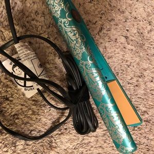 Chi Ultra Flat Iron  *like new*